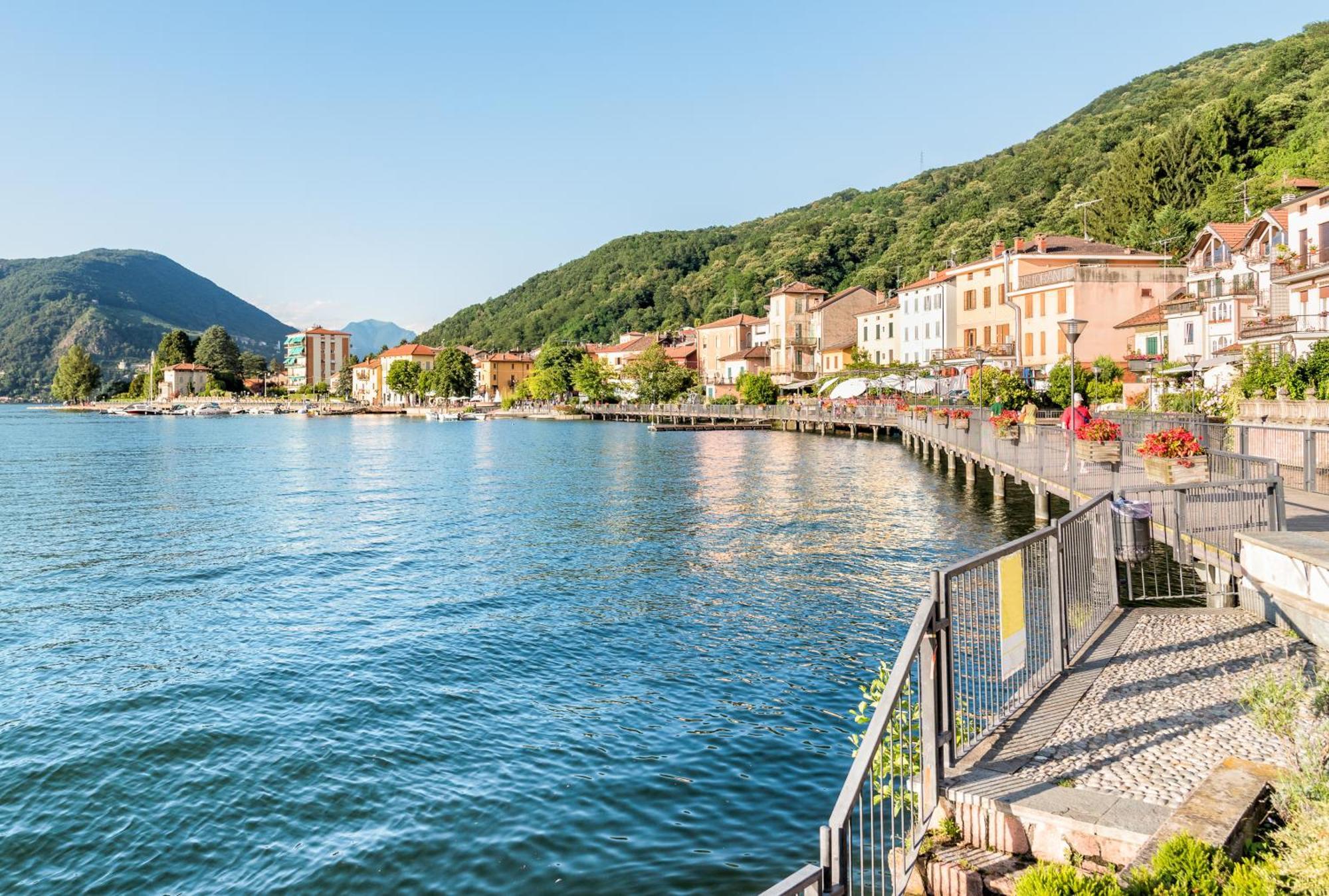 Residenza Lago Sereno Porto Ceresio Exterior photo